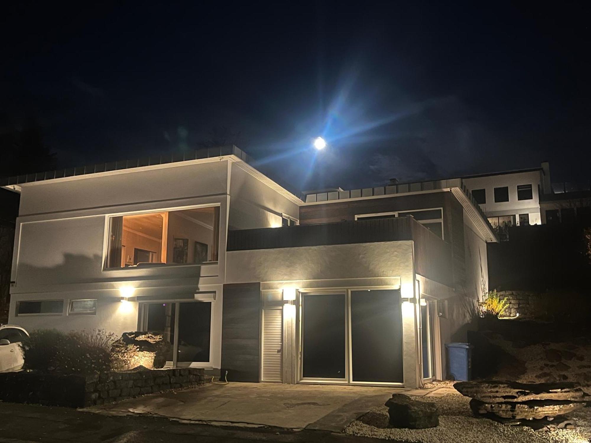 Iceland Sjf Villa, Hot Tub & Outdoor Sauna Amazing Mountains And View Over Reykjavík